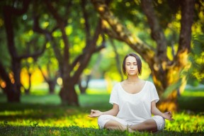 湖人险胜勇士，詹姆斯准三双力挽狂澜，詹姆斯湖人经典比赛